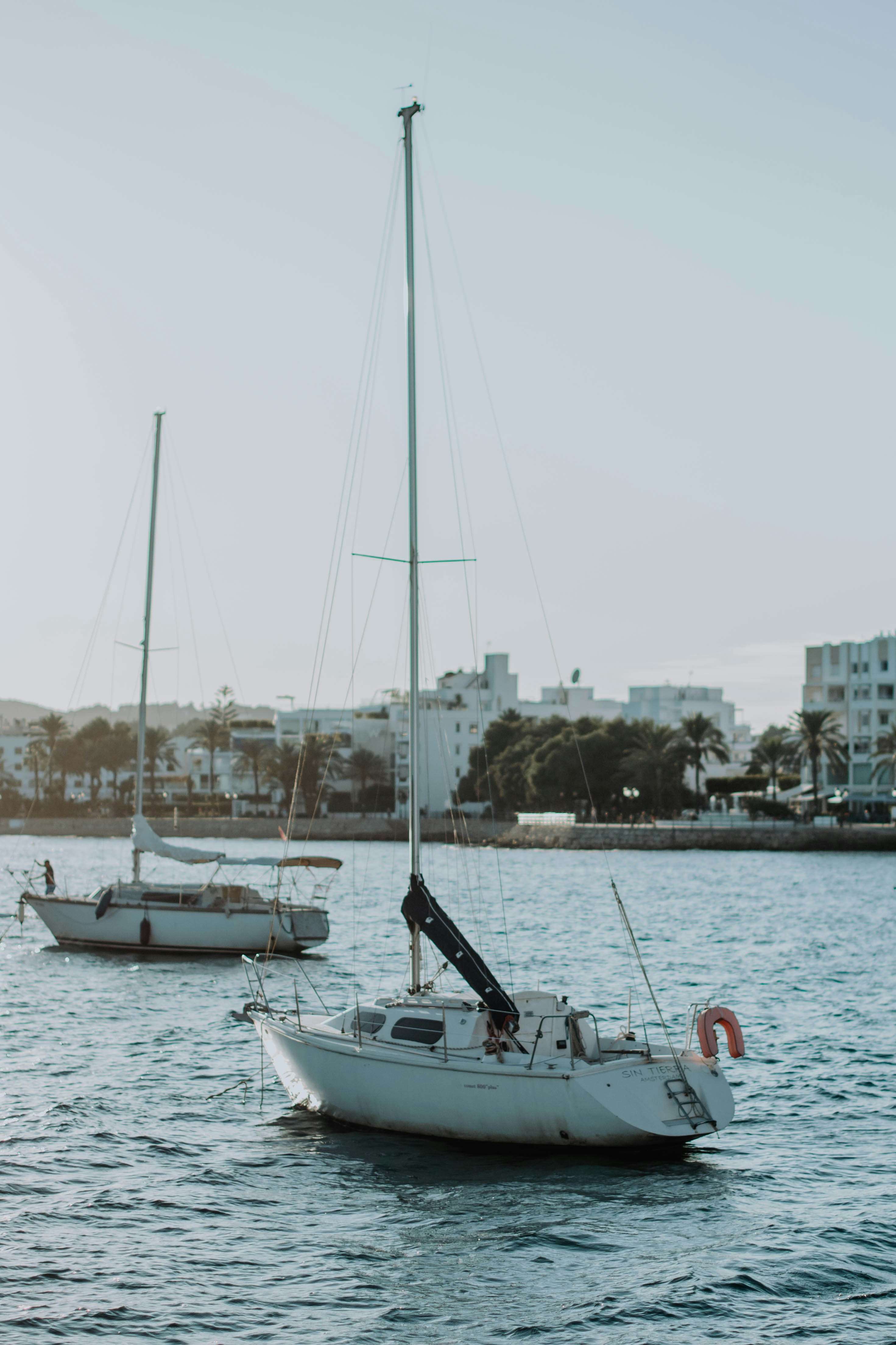Es Canar : Le Paradis des Sportifs Nautiques