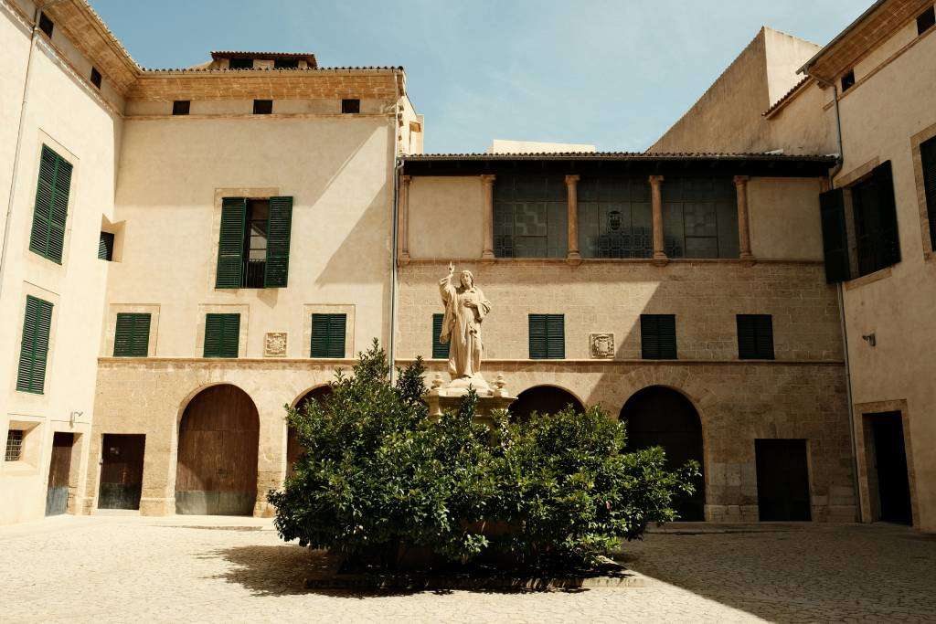 Le Museu Diocesa Un Tresor d'Art Sacre