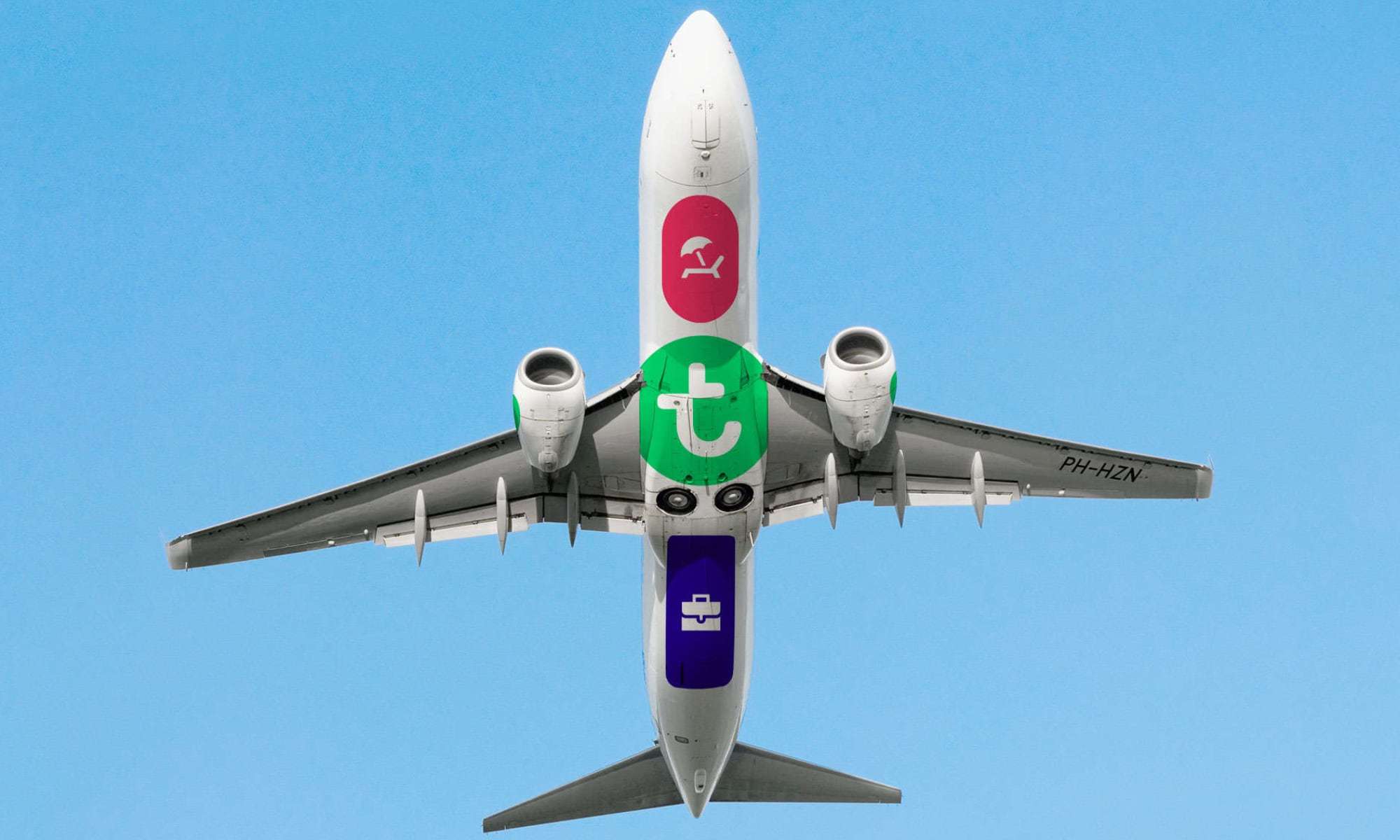 Onderkant van een Transavia vliegtuig